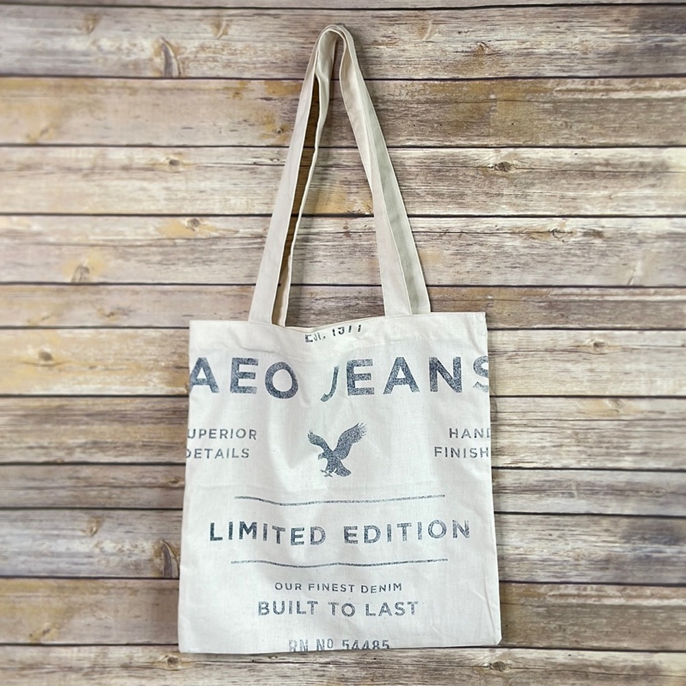 👜NWOT AE tote